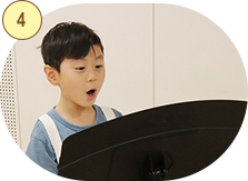 歌う男の子